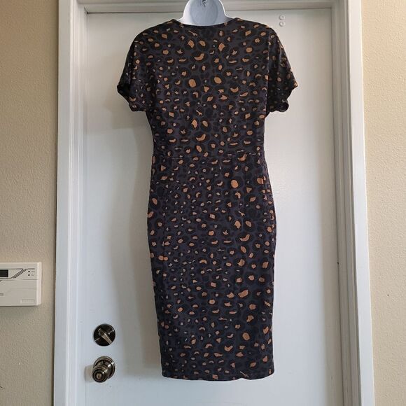 H& M mama animal print that is perfect for office or night out - Picture 4 of 4